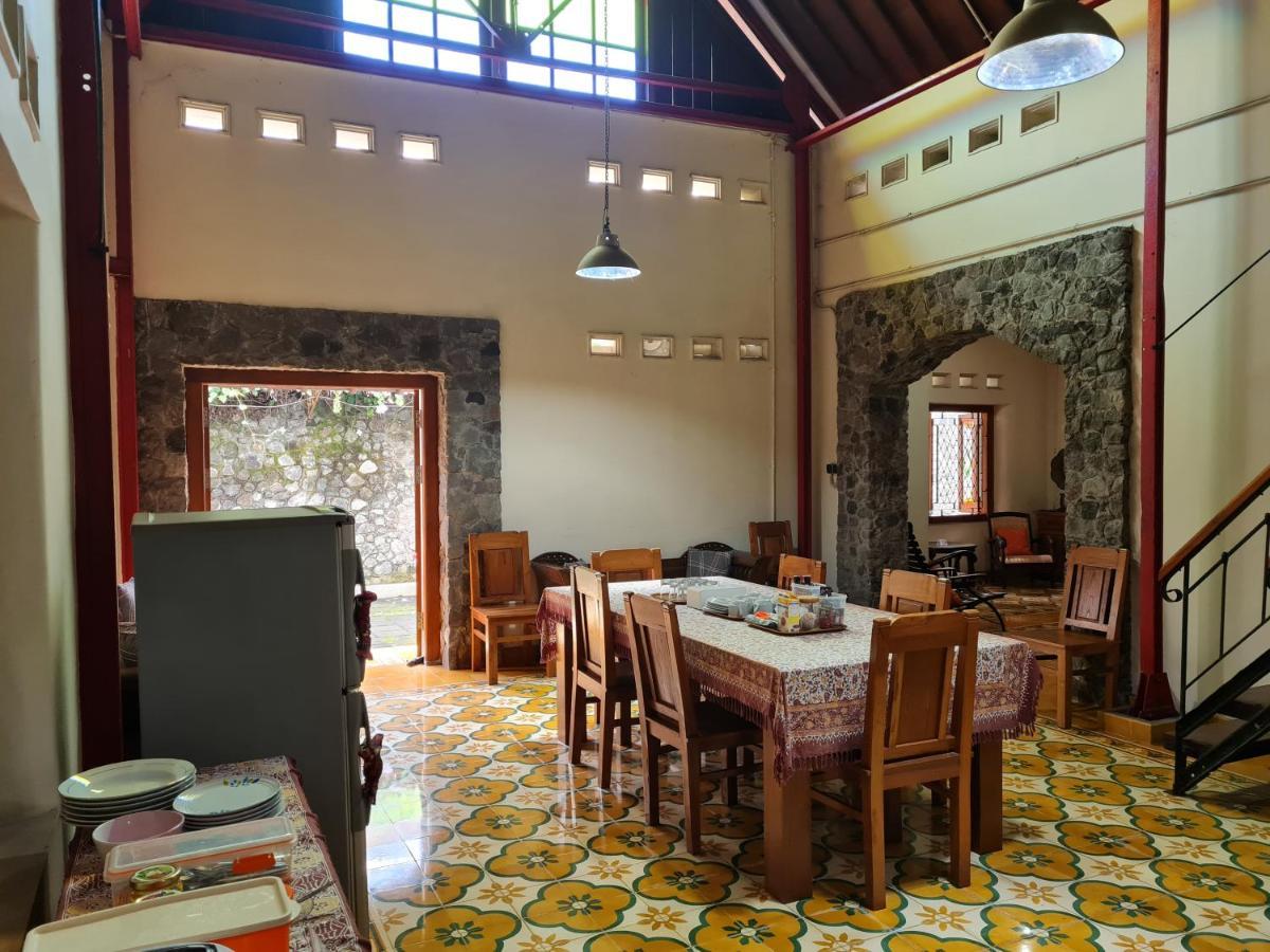 Omah Pitoe Yogya Homestay Yogyakarta Exterior foto
